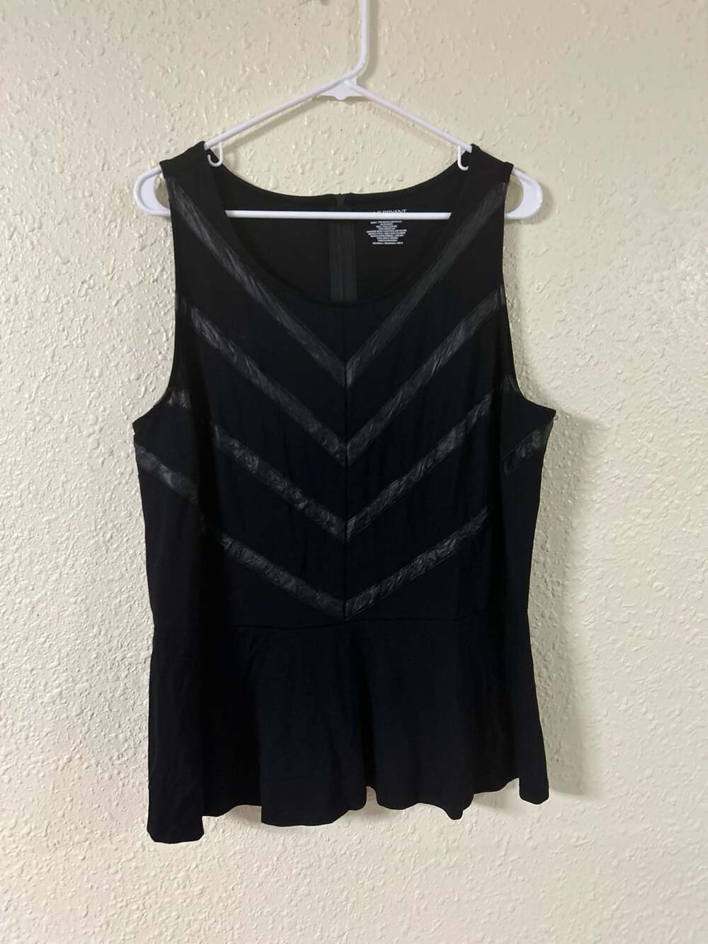 Lane Bryant Peplum Top Size 18/20 Black Faux Leather Trim Chevron